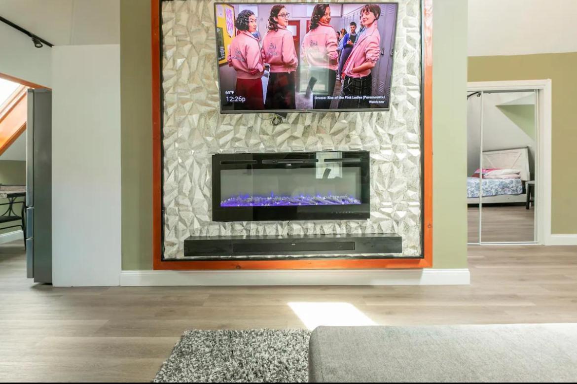 Large Studio Open Concept In Boston Zoo Franklin Park Near Exterior photo