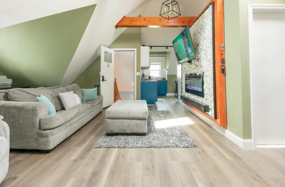 Large Studio Open Concept In Boston Zoo Franklin Park Near Exterior photo